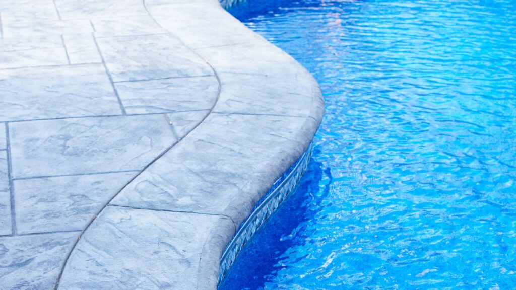 Straight vs. Curvy Pools